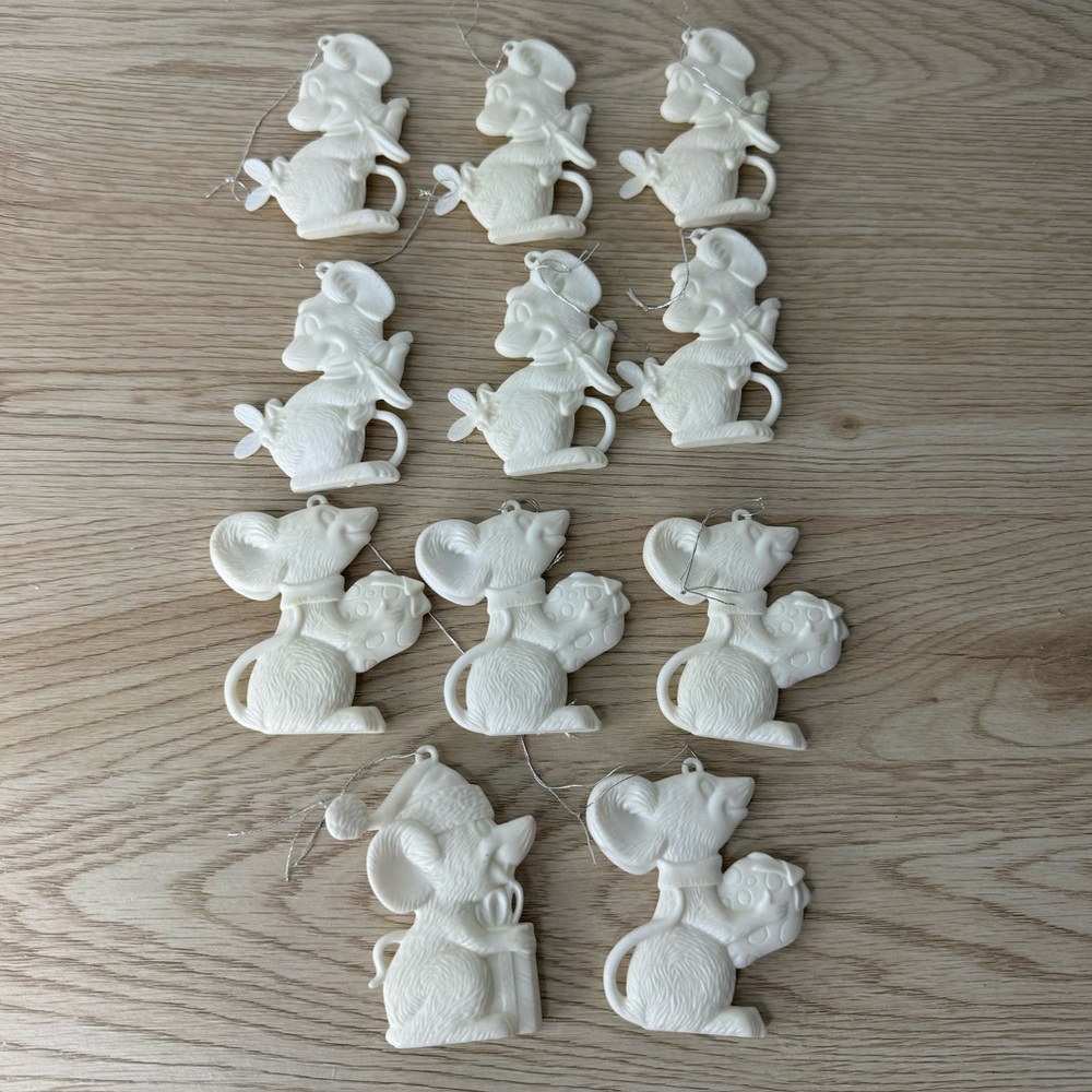 White Plastic Christmas Mice Flat Vintage Ornaments Lot Of 11 MCM Classic‎ Tacky